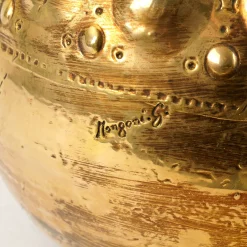 Vaso Soreis in ceramica oro di Gabriele Mengoni