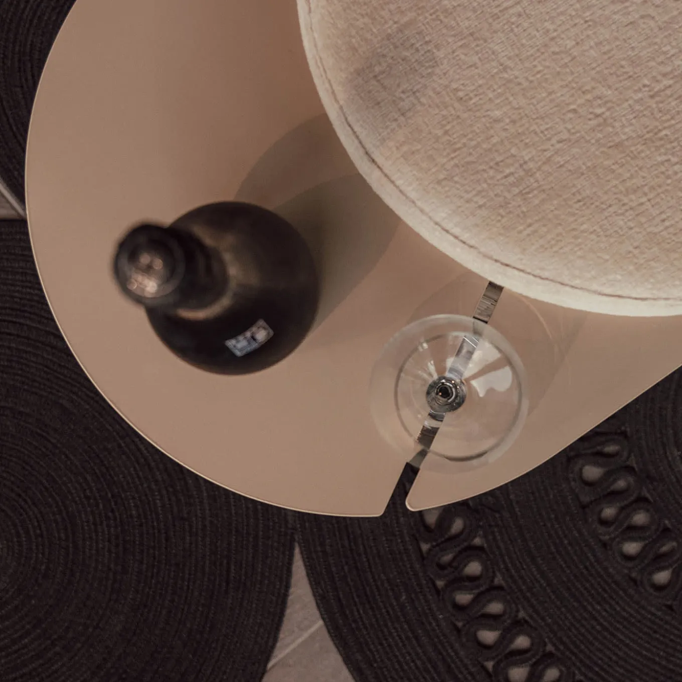 Versatile pouf dorato e argentato