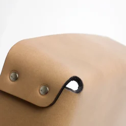 Vide Poche Rivets Attilio di Claude Bouchard