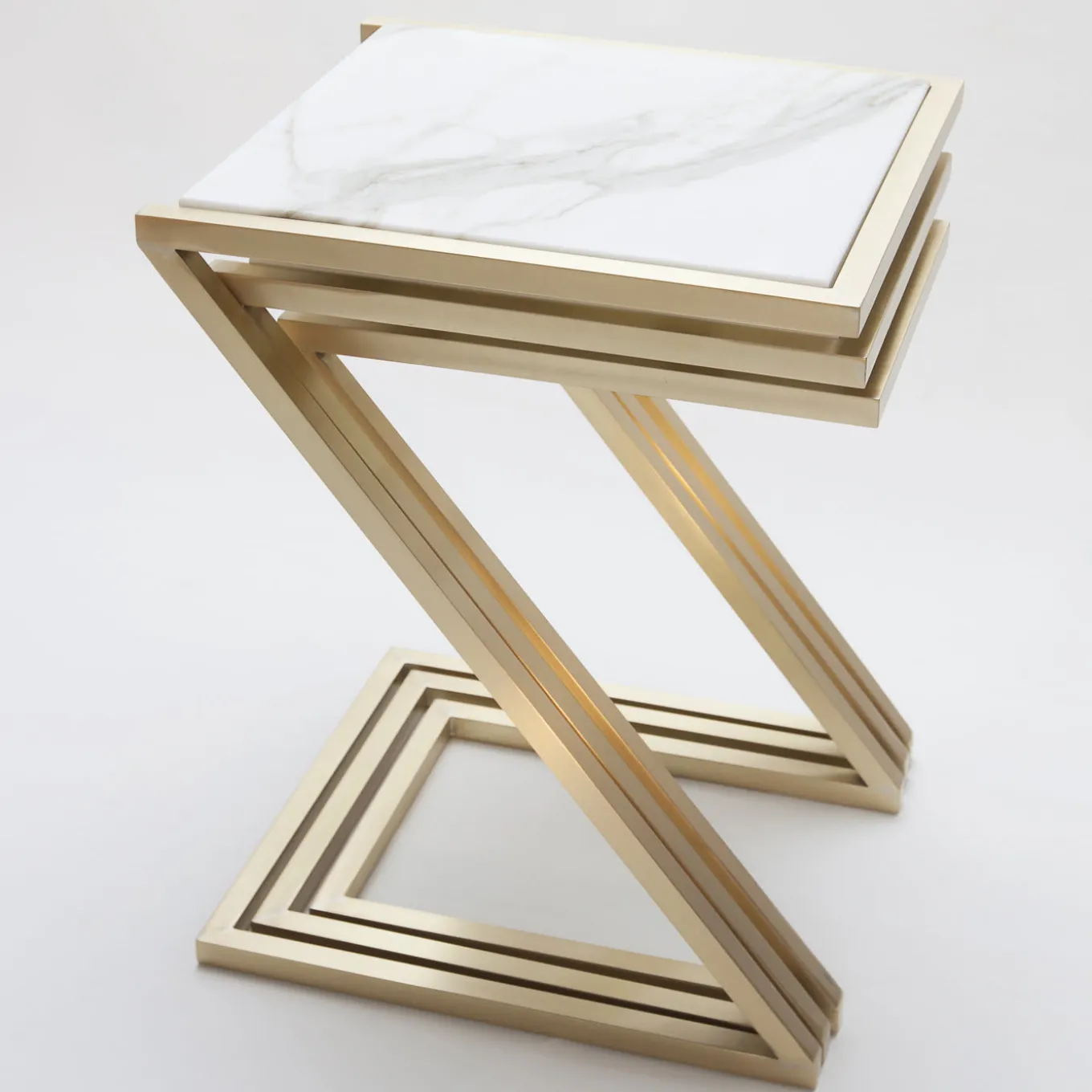 Zumm Zum Zu Set di 3 tavolini da nido in marmo bianco